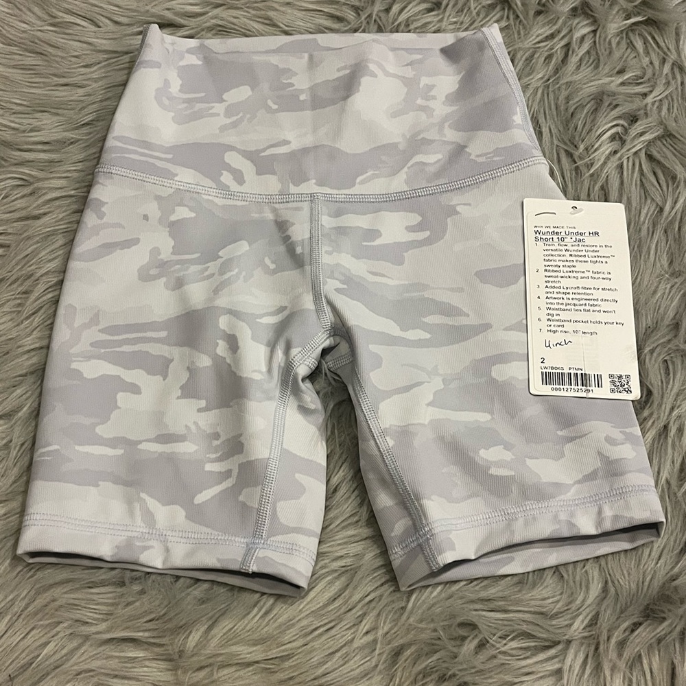 6inch lululemon align shorts
